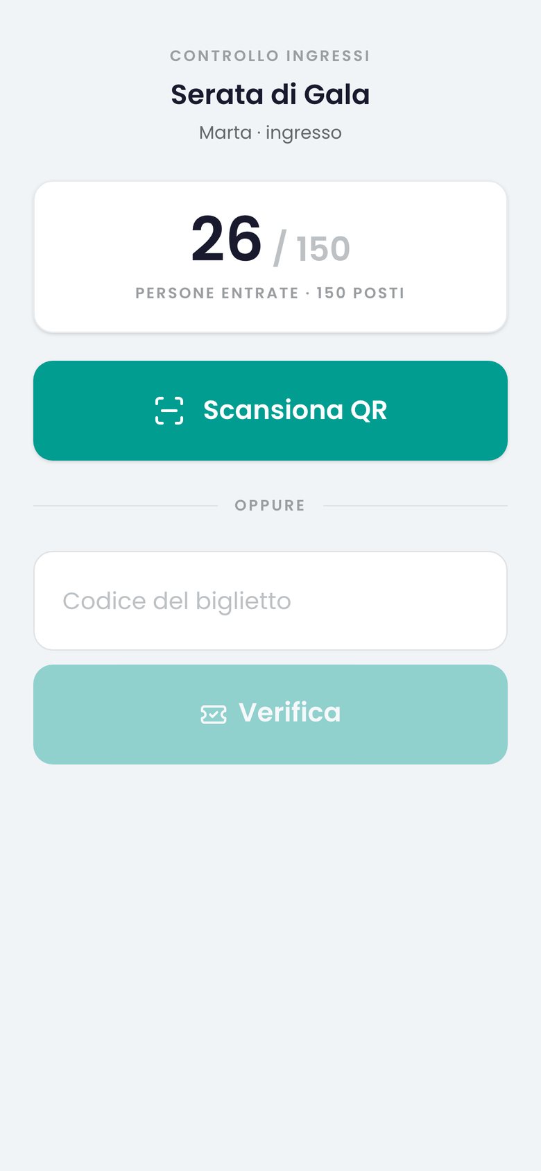 Il telefono di chi sta alla porta: le persone entrate e il pulsante «Scansiona QR».
